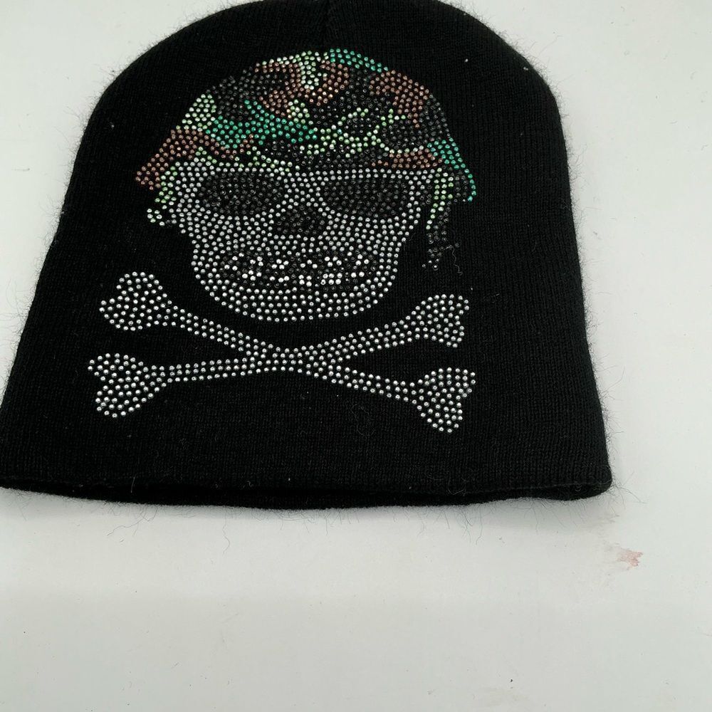 Black Rhinestone Skull & Crossbones Beanie Hat